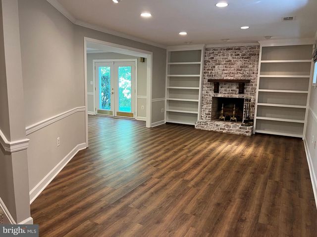 10220 CEDAR POND DR, Vienna, VA 22182