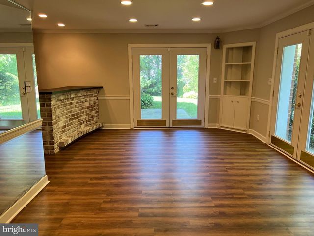 10220 CEDAR POND DR, Vienna, VA 22182