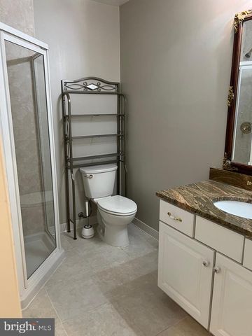 10220 CEDAR POND DR, Vienna, VA 22182
