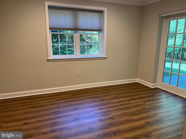 10220 CEDAR POND DR, Vienna, VA 22182