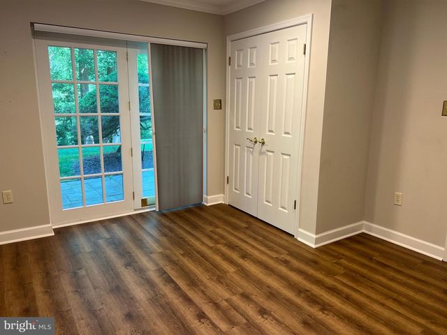 10220 CEDAR POND DR, Vienna, VA 22182