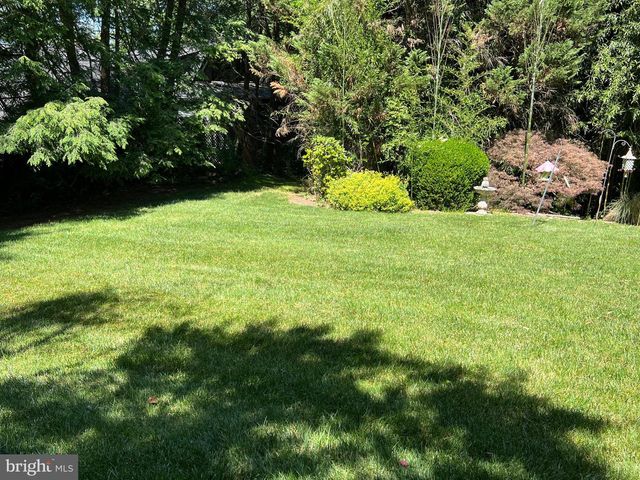 10220 CEDAR POND DR, Vienna, VA 22182