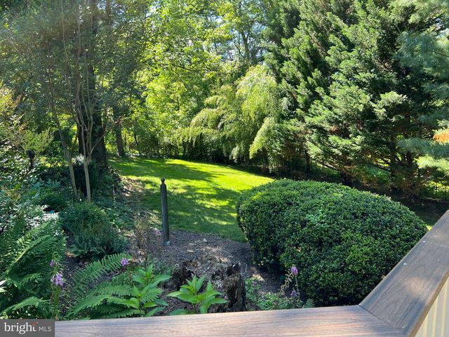 10220 CEDAR POND DR, Vienna, VA 22182