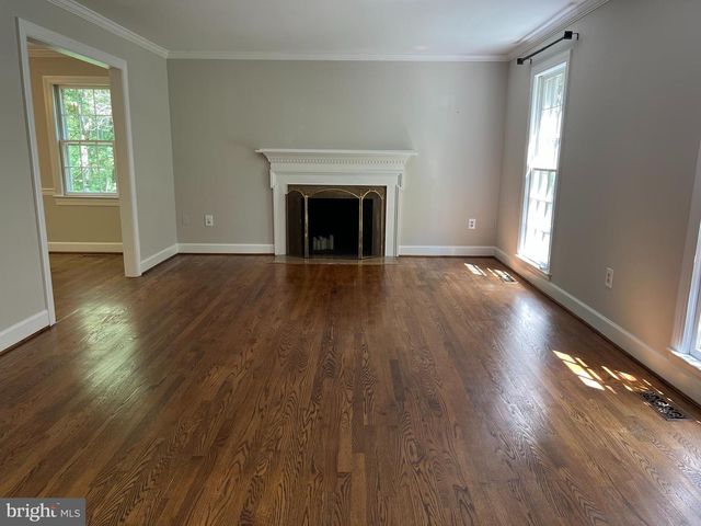 10220 CEDAR POND DR, Vienna, VA 22182