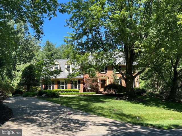 10220 CEDAR POND DR, Vienna, VA 22182
