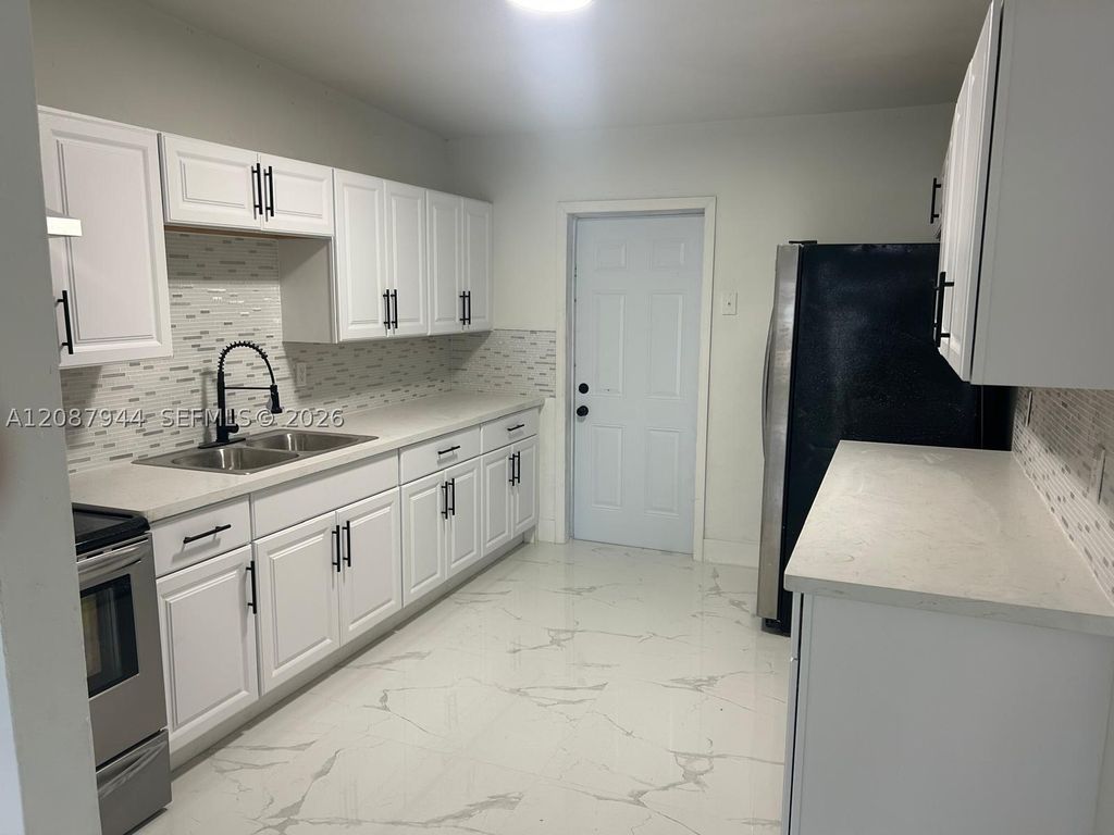 3070 NW 97th St, Miami, FL 33147