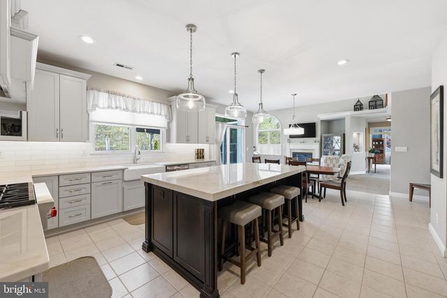 11 LANGE CT, Mullica Hill, NJ 08062