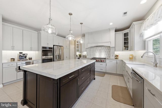 11 LANGE CT, Mullica Hill, NJ 08062