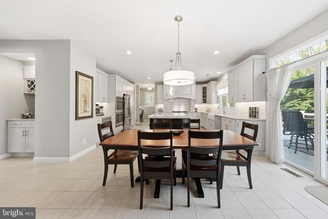 11 LANGE CT, Mullica Hill, NJ 08062