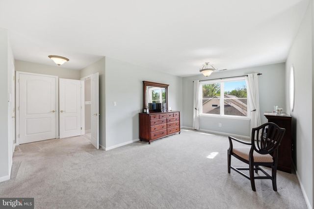 11 LANGE CT, Mullica Hill, NJ 08062