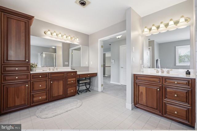 11 LANGE CT, Mullica Hill, NJ 08062