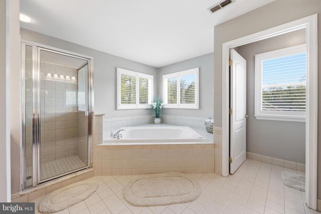 11 LANGE CT, Mullica Hill, NJ 08062