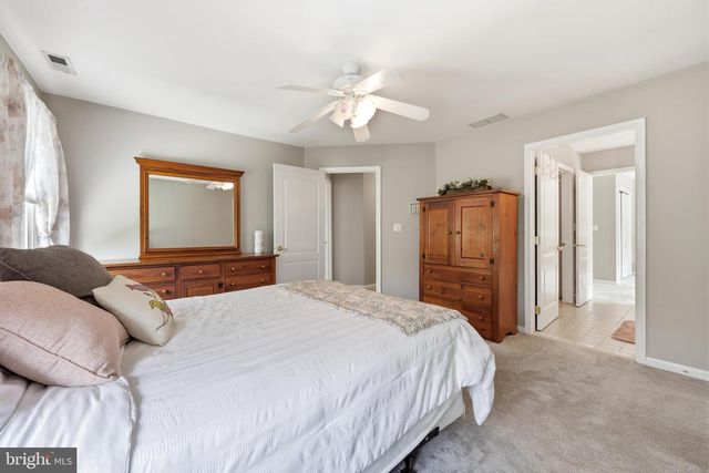 11 LANGE CT, Mullica Hill, NJ 08062