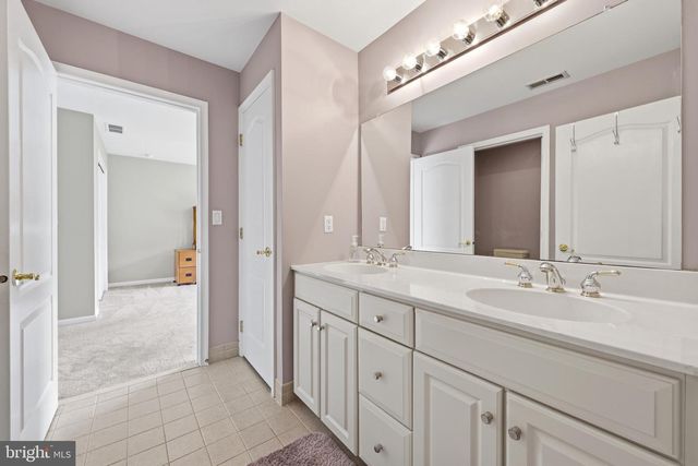 11 LANGE CT, Mullica Hill, NJ 08062