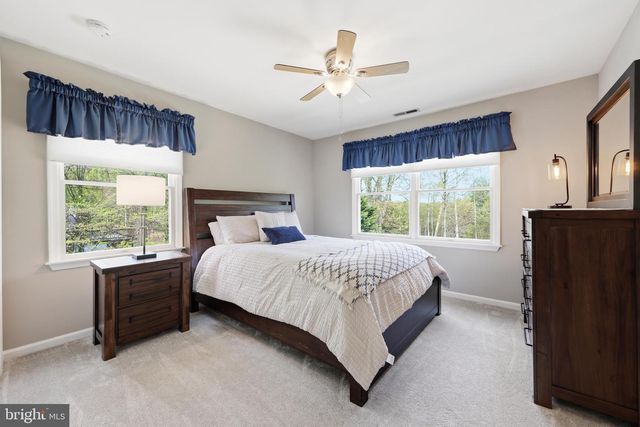 11 LANGE CT, Mullica Hill, NJ 08062