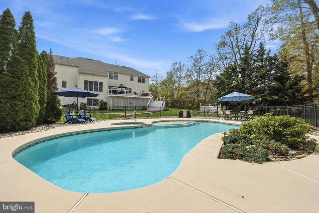 11 LANGE CT, Mullica Hill, NJ 08062