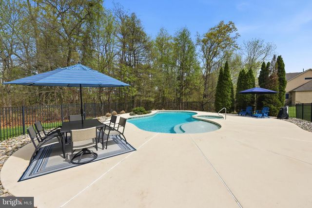 11 LANGE CT, Mullica Hill, NJ 08062