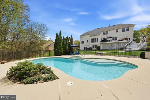 11 LANGE CT, Mullica Hill, NJ 08062