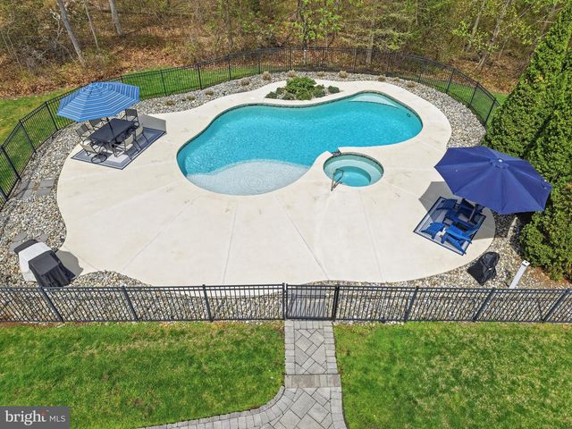 11 LANGE CT, Mullica Hill, NJ 08062