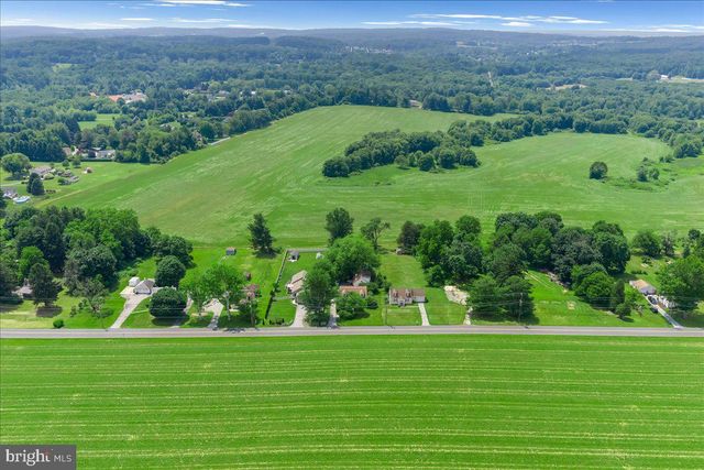3060 MANOR RD, Coatesville, PA 19320