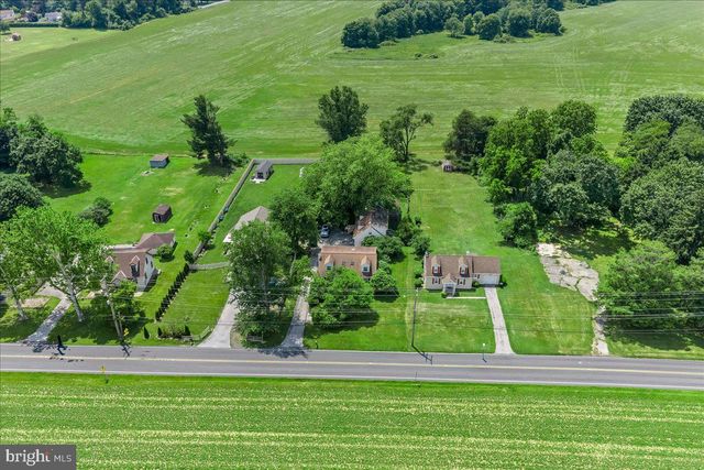 3060 MANOR RD, Coatesville, PA 19320