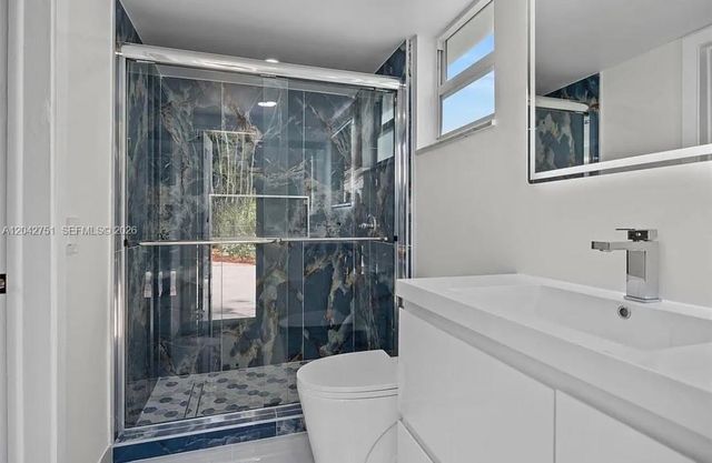 5300 Adams St, Hollywood, FL 33021