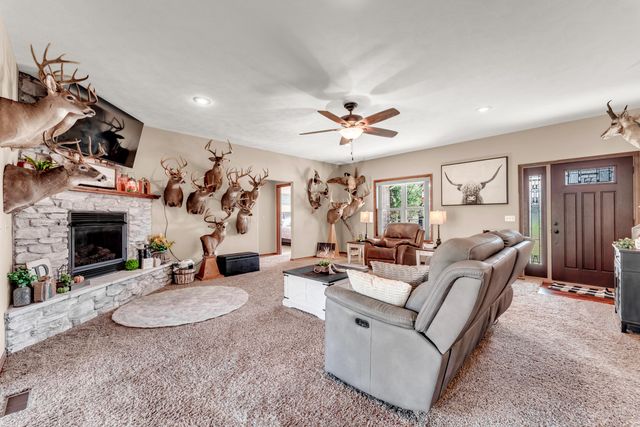 19476 Highway Zz, Aurora, MO 65605