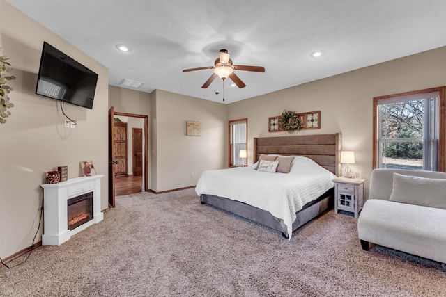 19476 Highway Zz, Aurora, MO 65605