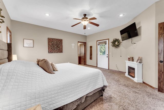 19476 Highway Zz, Aurora, MO 65605