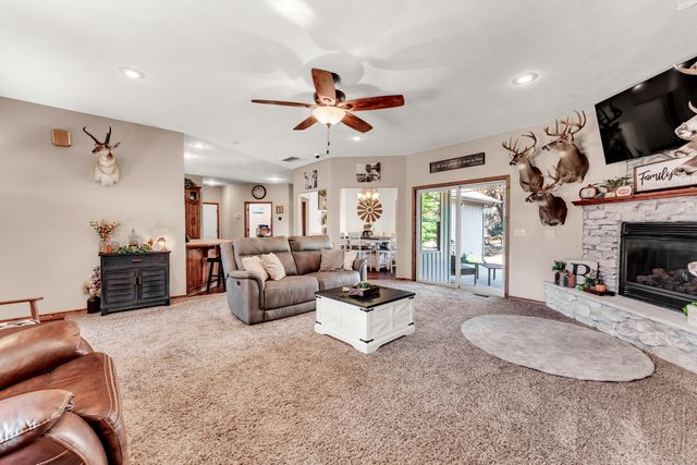 19476 Highway Zz, Aurora, MO 65605