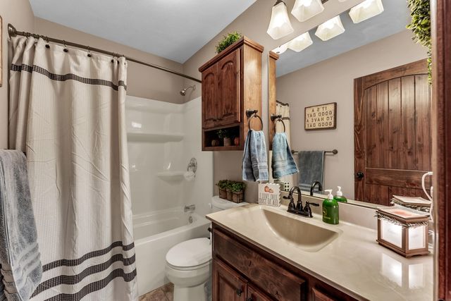 19476 Highway Zz, Aurora, MO 65605