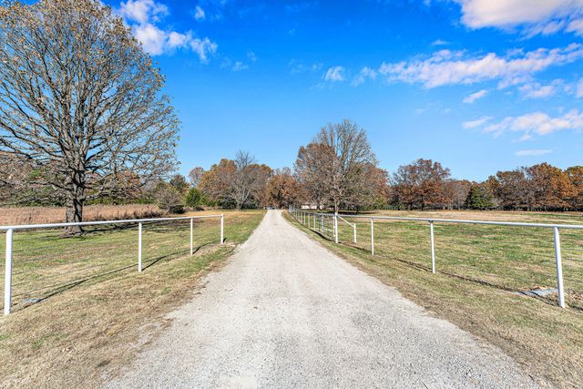 19476 Highway Zz, Aurora, MO 65605