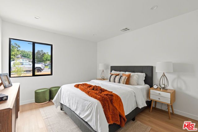 974 La Canada Verdugo Road, Pasadena, CA 91103