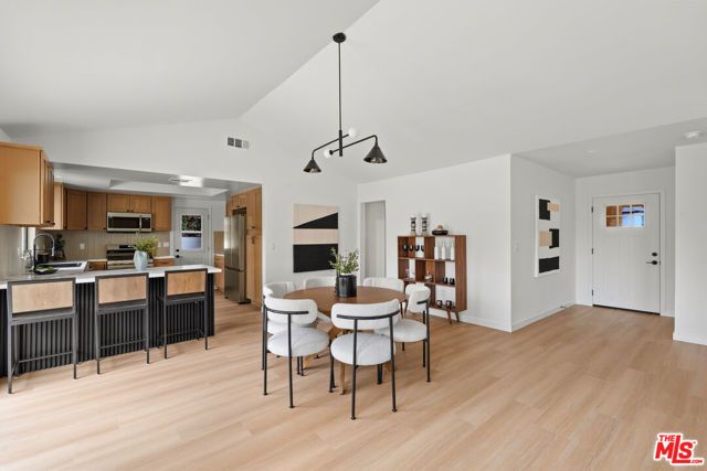 974 La Canada Verdugo Road, Pasadena, CA 91103