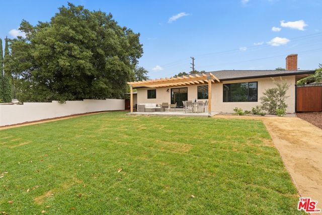 974 La Canada Verdugo Road, Pasadena, CA 91103