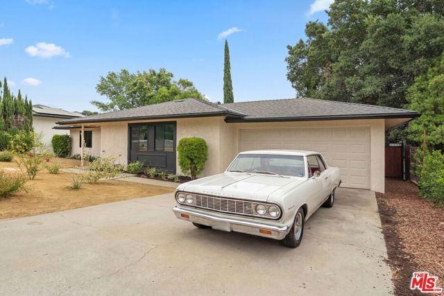974 La Canada Verdugo Road, Pasadena, CA 91103