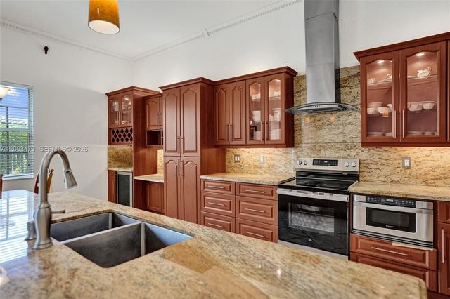 1169 Peregrine Way, Weston, FL 33327