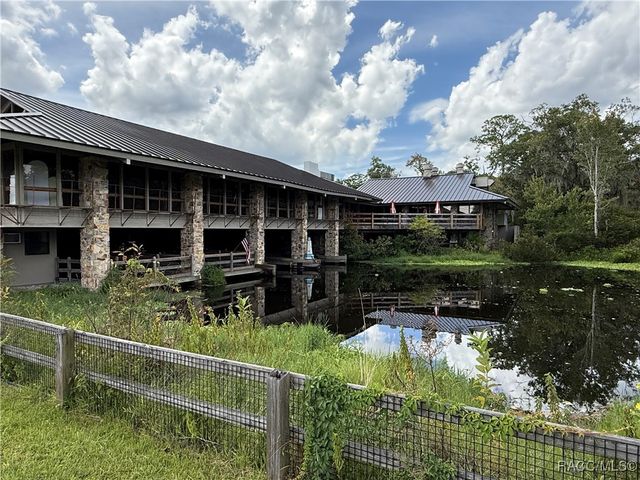 326 W Homeway Loop, Citrus Springs, FL 34434
