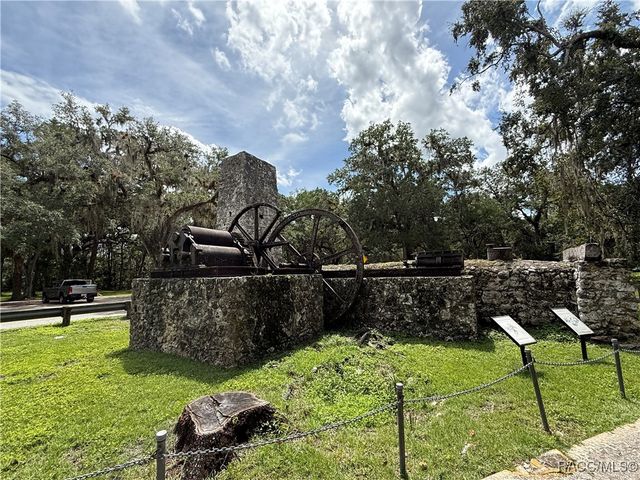 326 W Homeway Loop, Citrus Springs, FL 34434