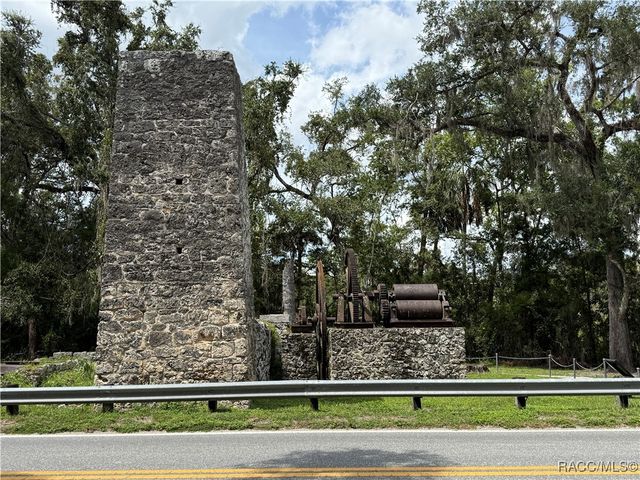 326 W Homeway Loop, Citrus Springs, FL 34434