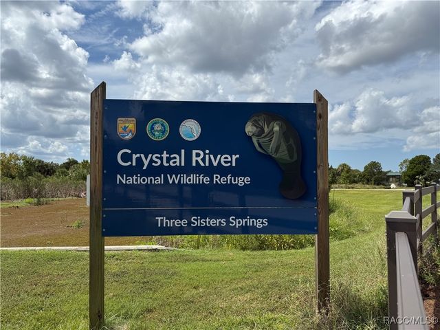 326 W Homeway Loop, Citrus Springs, FL 34434