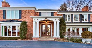 529 Lake Shore Road, Grosse Pointe Shores, MI 48236