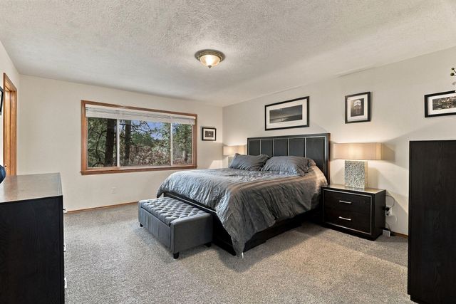 6702 S Westchester Dr, Spokane, WA 99223