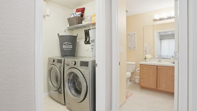 2712 NW 80th Avenue, Sunrise, FL 33322