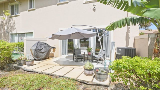 2712 NW 80th Avenue, Sunrise, FL 33322