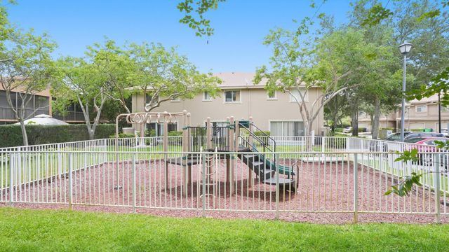 2712 NW 80th Avenue, Sunrise, FL 33322
