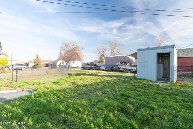 S 1910 7th Ave, Union Gap, WA 98903