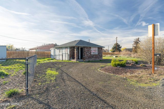 S 1910 7th Ave, Union Gap, WA 98903