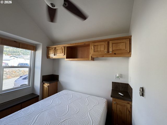 16252 TOLMAN Ln 16, Brookings, OR 97415