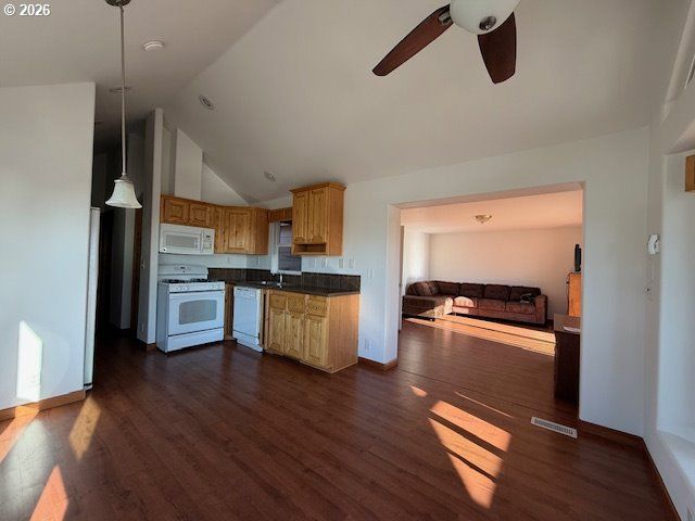 16252 TOLMAN Ln 16, Brookings, OR 97415